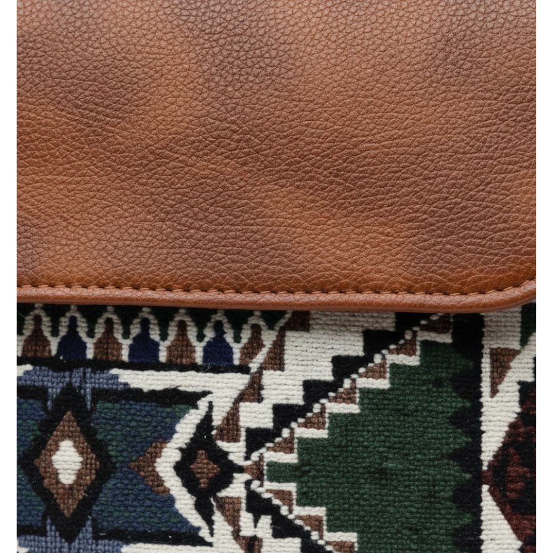 Chic Leather Flap Sling Bag for Everyday Use 150